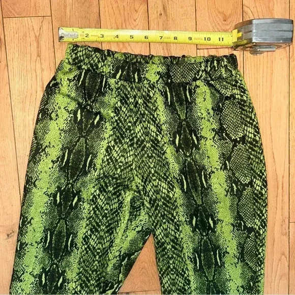 Nastygal Green Neon Snake Leggings size 4 - Picture 5 of 6
